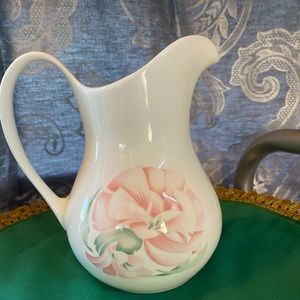 Vintage Royal Doulton 6"
White Pitcher